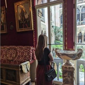 Meet your Posher, Julia